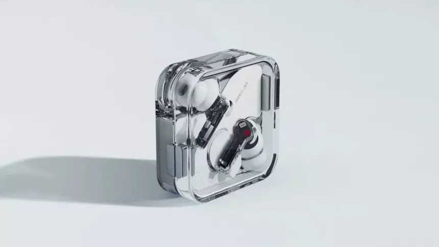 Внешне то же, но главное — что внутри: представлено второе поколение прозрачных наушников Nothing Ear (2)