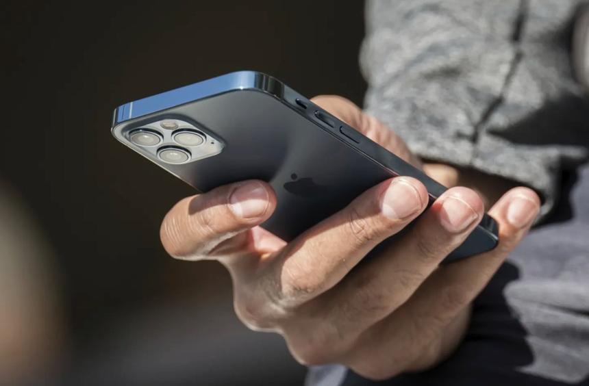 Выход есть всегда: iPhone снова можно отремонтировать по гарантии в России. Как это сделать