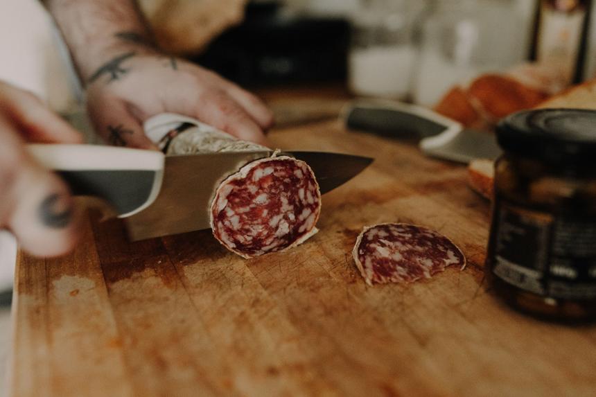 Учёные нашли ещё одну причину не есть обработанное красное мясо