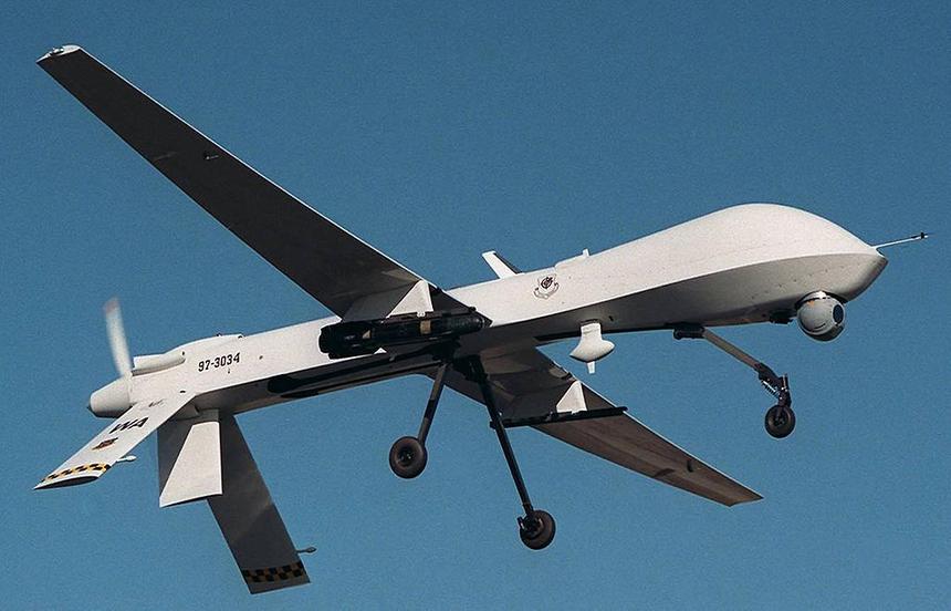 MQ-1 Predator с ракетой AGM-114 Hellfire на пилонах