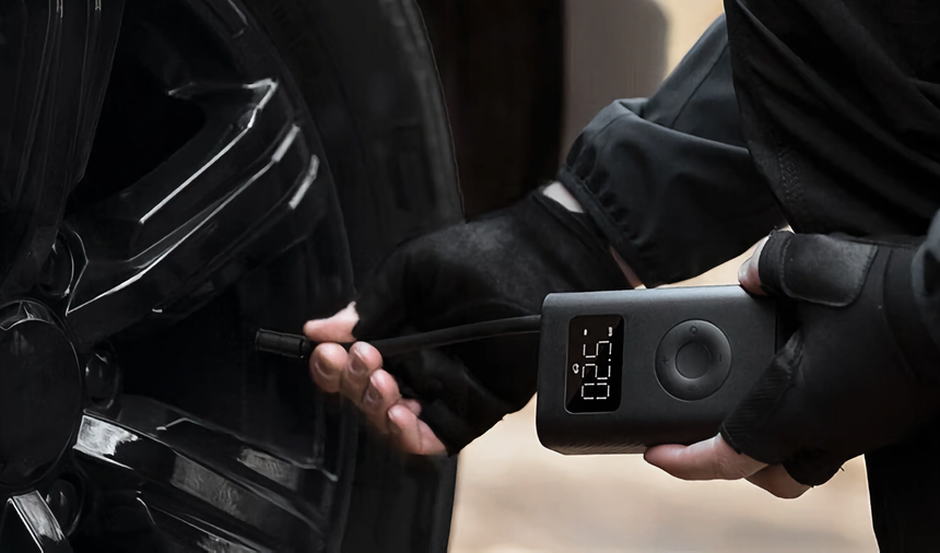 Xiaomi выпустила миниатюрный переносной электронасос