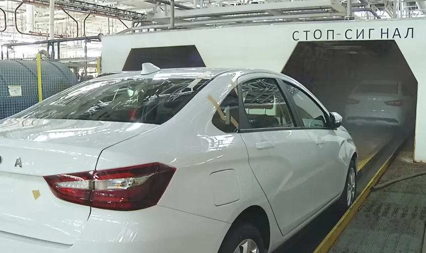 Это вам не IP68: АвтоВАЗ показал тесты автомобилей Lada на водонепроницаемость