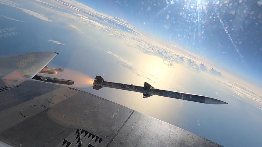 Кто стоит за атакой в Брянске и «чёрным днём российской авиации»