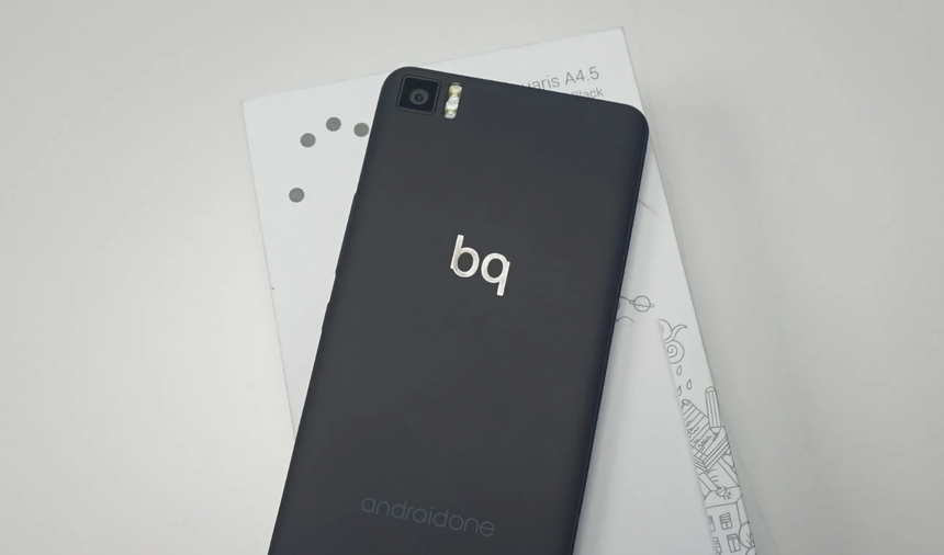 Интерес россиян к отечественным смартфонам упал почти до 0%