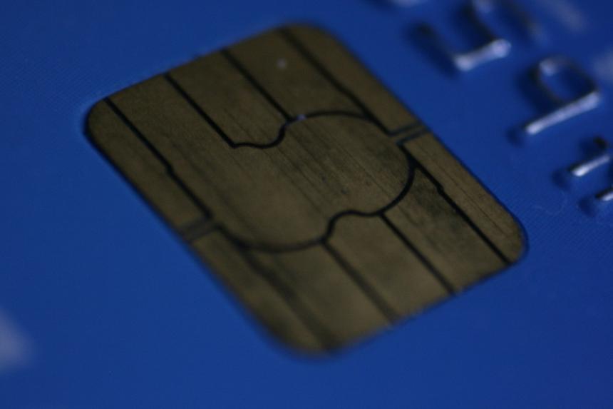 Ни «Микрона»: главный российский производитель просрочил выпуск чипов для карт