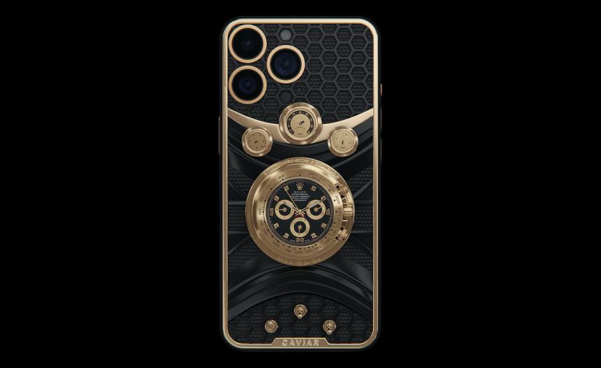 "Труба и котлы": в России представили iPhone со встроенными Rolex