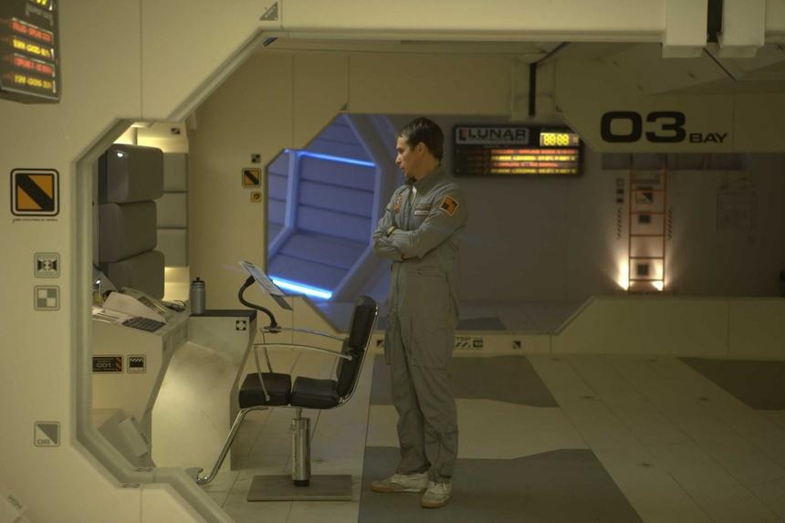 На Луне не менее одиноко