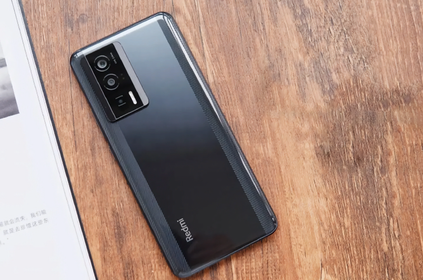 Стеклянный корпус, но пластиковые боковые рамки: раскрыты подробности Xiaomi Redmi K70