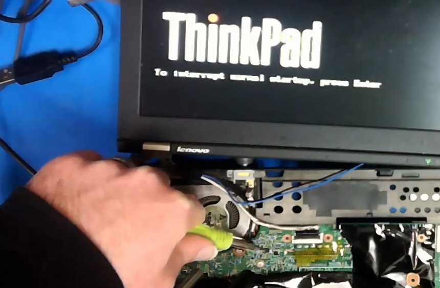 Пароль BIOS в ноутбуках Lenovo взломали при помощи... обычной отвёртки