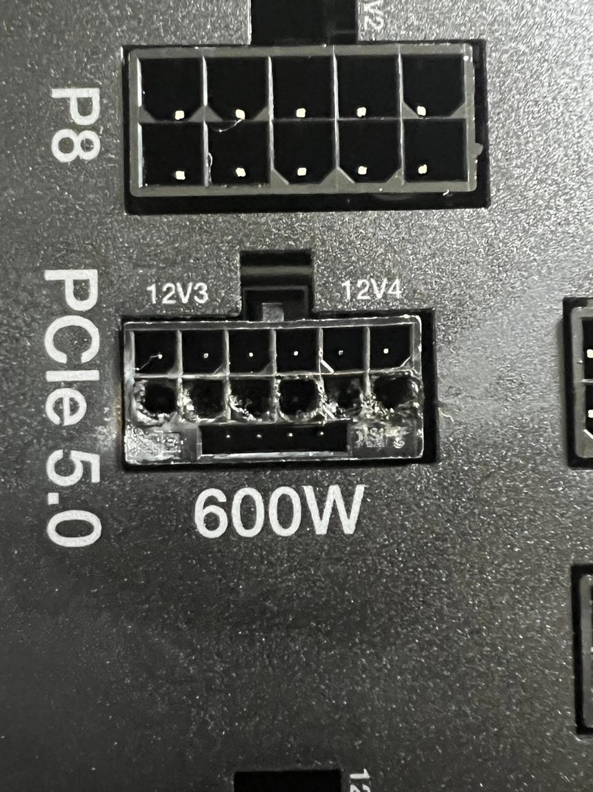 Очередной пользователь показал оплавление разъёма видеокарты GeForce RTX 4090, но со стороны блока питания