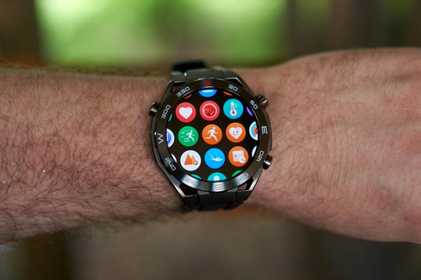 Есть только одни часы уровня Apple Watch Ultra для Android-смартфонов