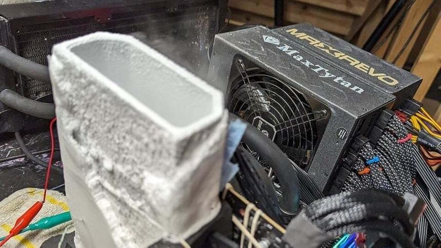 Впервые в истории видеокарту разогнали до 4 ГГц