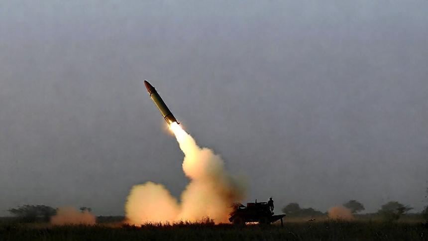 Северная Корея решила напомнить о себе запуском межконтинентальной баллистической ракеты