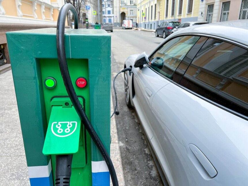Российские производители электромобилей начнут производить зарядные станции для них