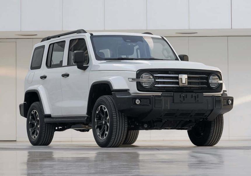 На дорогах заметили новый электрический Tank 300