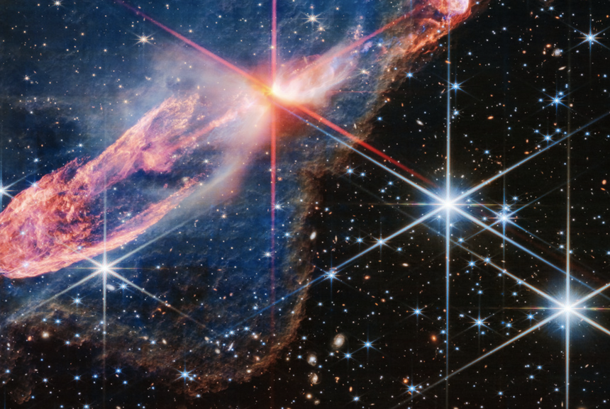 Телескоп James Webb обнаружил в космосе нечто в виде вопросительного знака