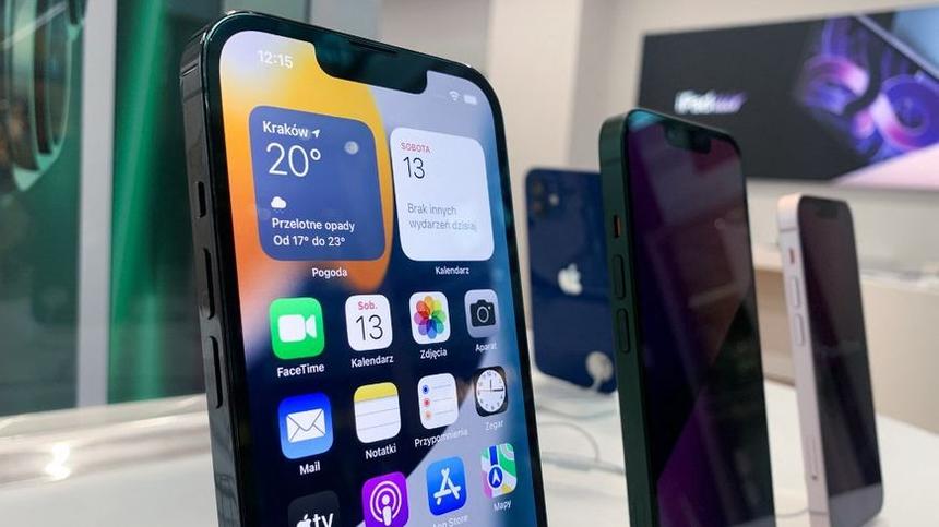 Apple уладила скандал с продавцами, обвинившими компанию в неуплате сверхурочных