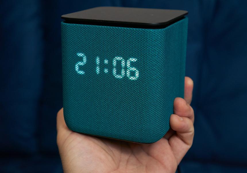 По названию средняя, а по факту гораздо лучше: Яндекс Станция Миди