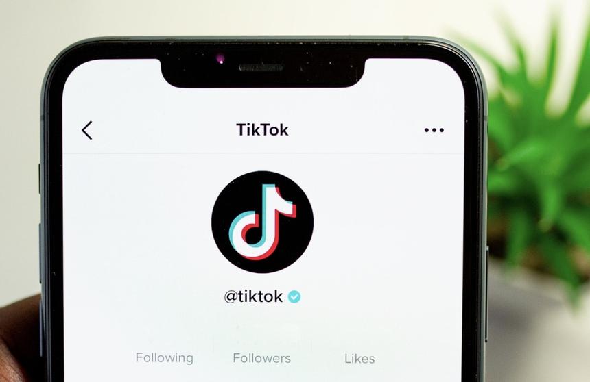 Понеслась: в России вслед за Telegram оштрафовали соцсеть TikTok