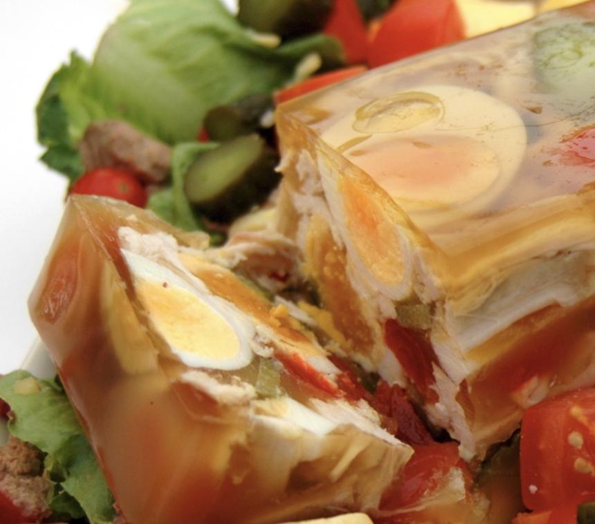 Медик объяснила, чем холодец может навредить здоровью