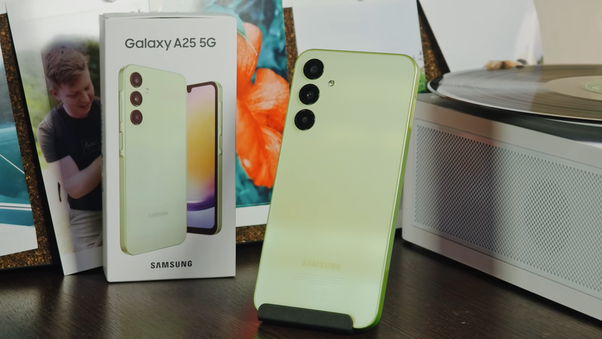 Новый Samsung Galaxy A25 стоит 26 тысяч рублей. Достоин ли он покупки?