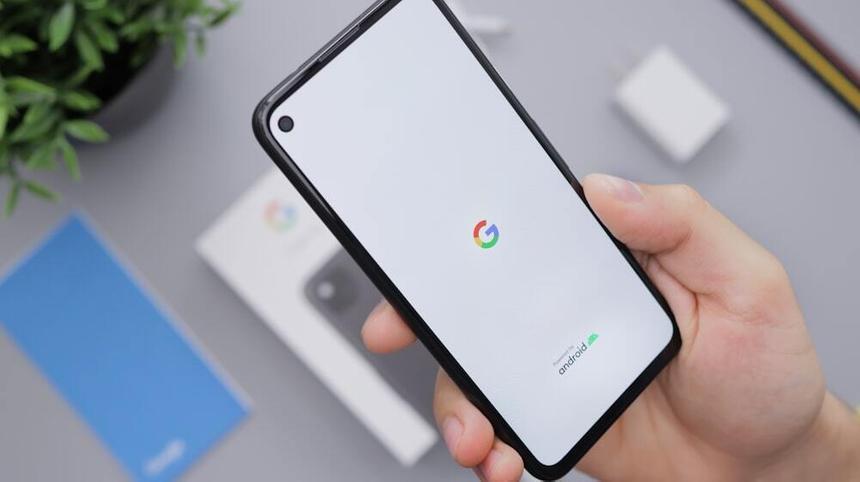 В Google Pixel появится функция дозвона компаниям, пока поддержка не ответит