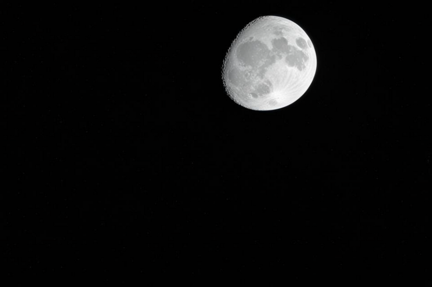 Японский луноход пережил «ночевку» на нашем спутнике