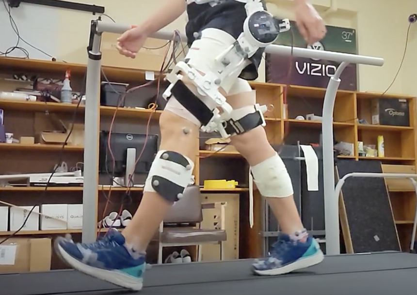 Создан роботизированный экзоскелет для восстановления ходьбы после инсульта