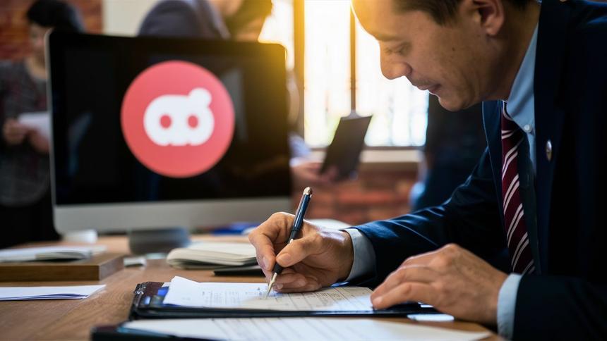 Регулятор США начал расследование продажи Reddit данных людей