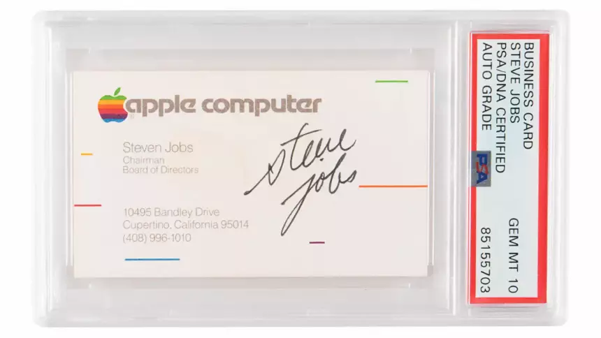 Подписанную визитку Стива Джобса 1983 года продали за 181 000 долларов