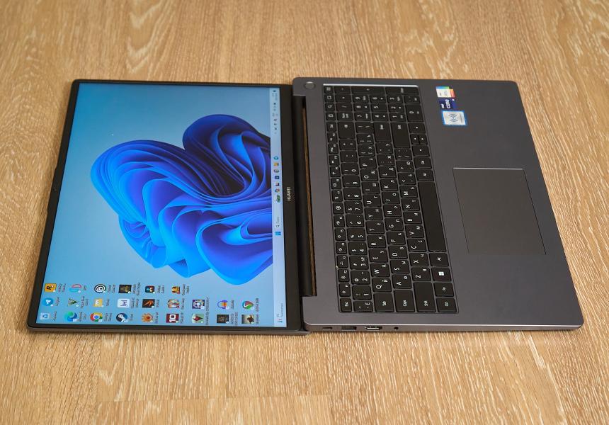 Большой и очень мощный ноутбук в тонком корпусе