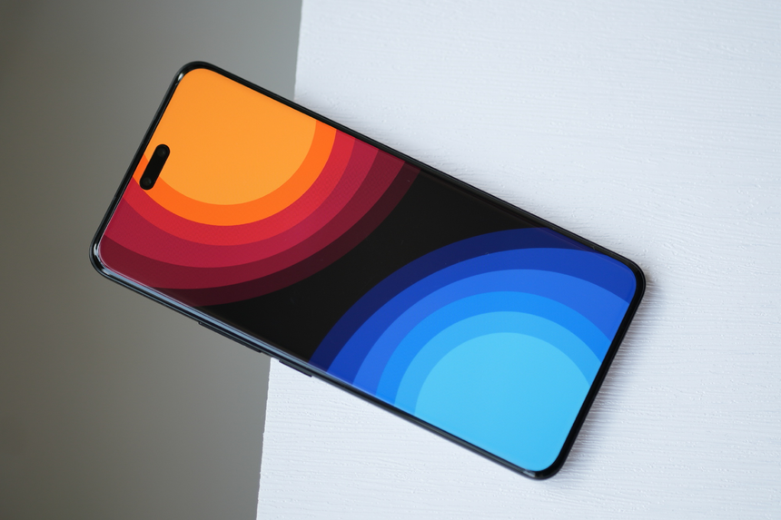 Спереди как iPhone 15, а сзади — непонятно что: в сеть слили фото специальной версии Xiaomi Civi 4 Pro