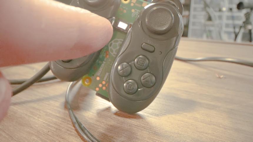 Энтузиаст создал самый маленький в мире монитор на базе однопалатного компьютера