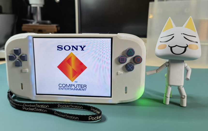 Энтузиаст собрал портативную PlayStation 1 из оригинального железа консоли