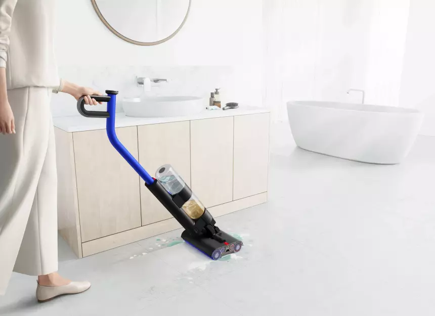 Dyson выпустил пылесос для влажной уборки, не использующий всасывание