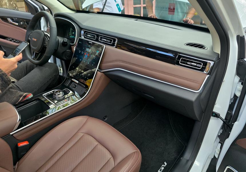 Интерьер VGV U75Plus