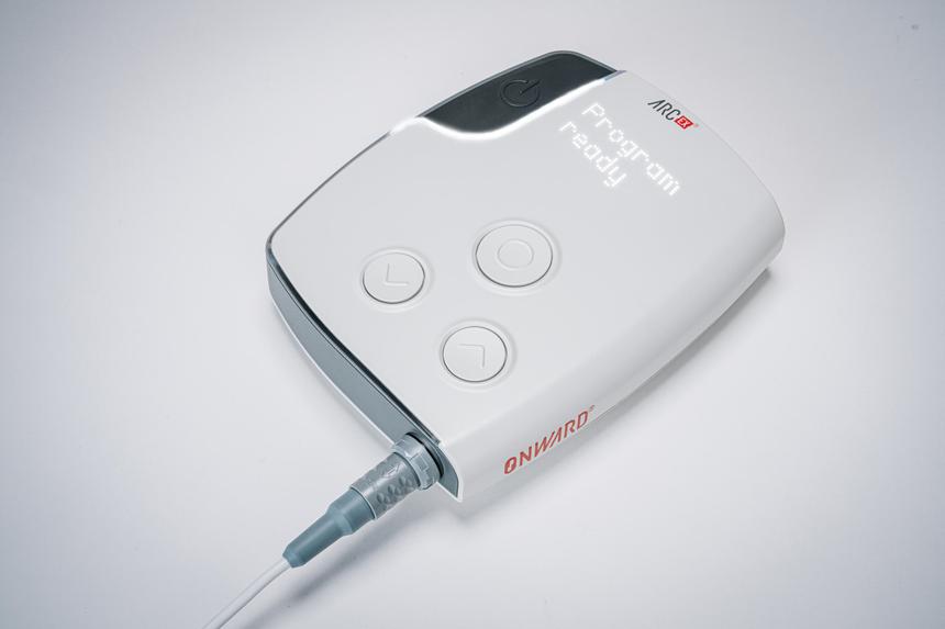 Создано устройство, которое частично возвращает подвижность парализованным