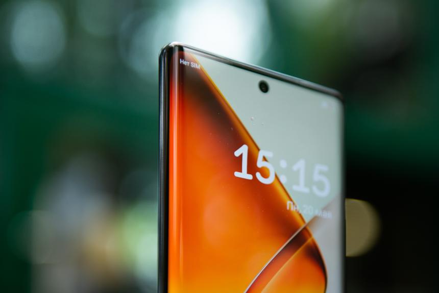 Смартфон Infinix среднего класса в люксовой версии