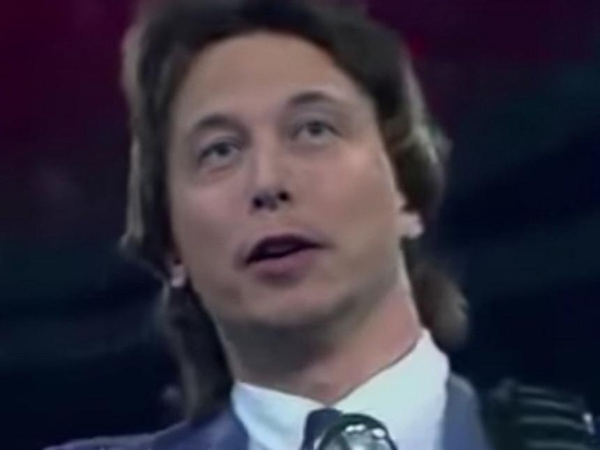 Пример безобидного использования Deepfake: "Илон Маск" поёт песню "Трава у дома"