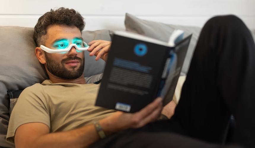 Представлены специальные очки от бессонницы