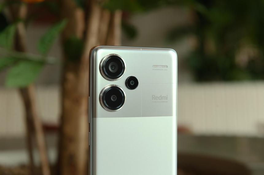 Redmi Note 13 Pro+ вот-вот уйдёт в прошлое и начнёт дорожать. Стоит ли его покупать, пока не началось?