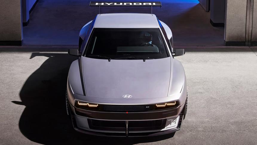 Hyundai запустит серийное производство футуристичного водородного спорткара