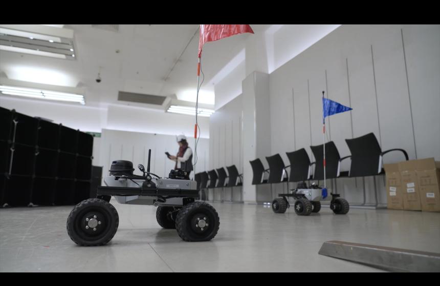 Исследование: пожарные и спасатели больше доверяют роботам, которые двигаются как человек