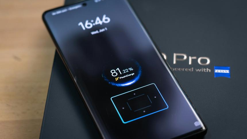 Россиянам назвали главные мифы о зарядке смартфона, от которых пора отказаться