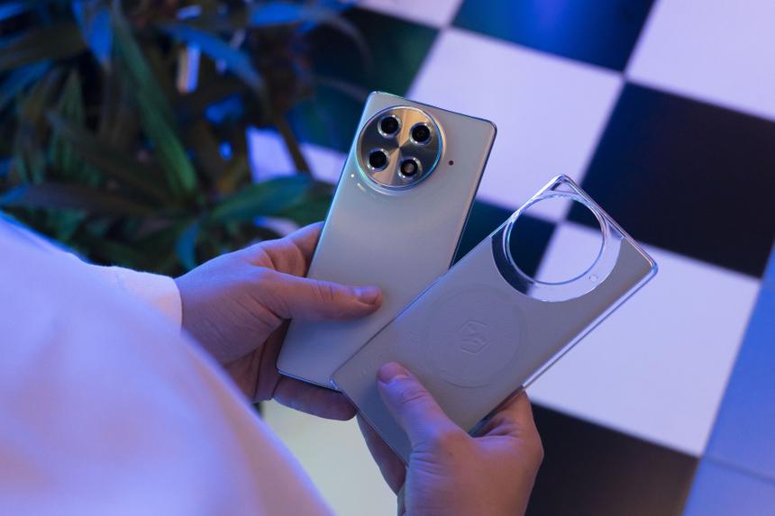 Для тех, кто хочет «улучшенный бюджетный смартфон» и хочет улучшения не в камере или процессоре...