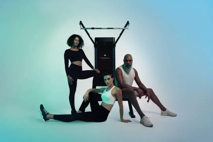 Вышел умный домашний силовой тренажер с камерой и подпиской — Tonal 2