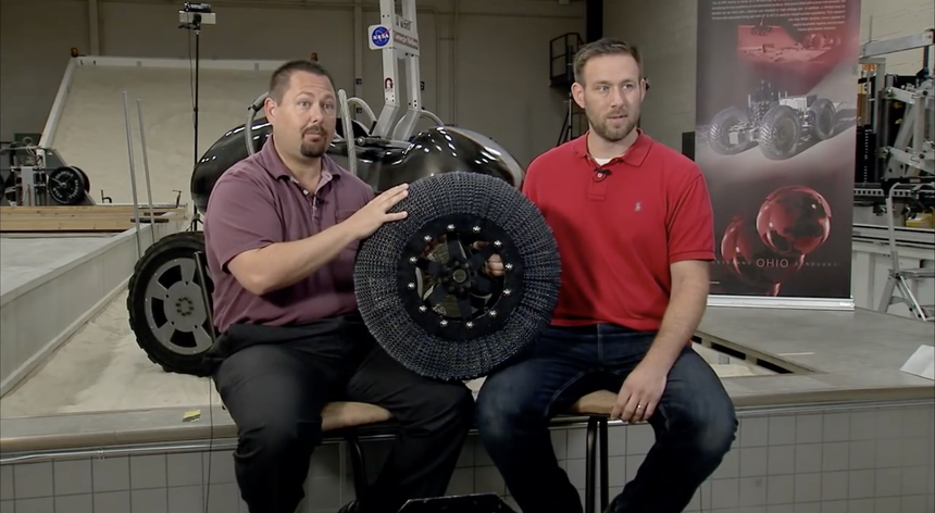 Ученые из NASA создали титановые шины для марсохода будущего