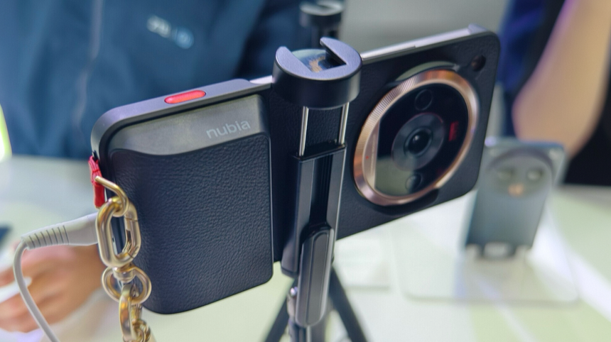 Nubia представила необычный смартфон с вращающимся кольцом камеры — Focus 2 Ultra