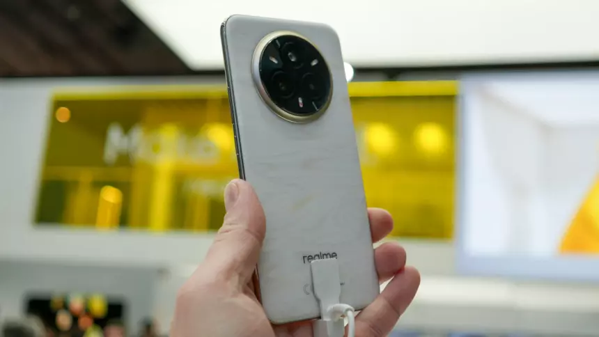 Realme выпустит смартфон с батареей на 10 000 мАч в ближайшие пару лет