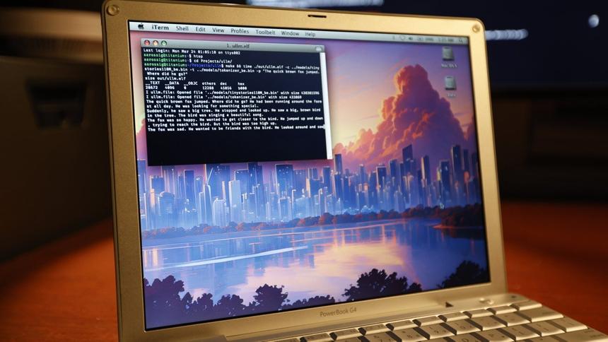 На 20-летнем ноутбуке Apple PowerBook G4 запустили современную нейросеть